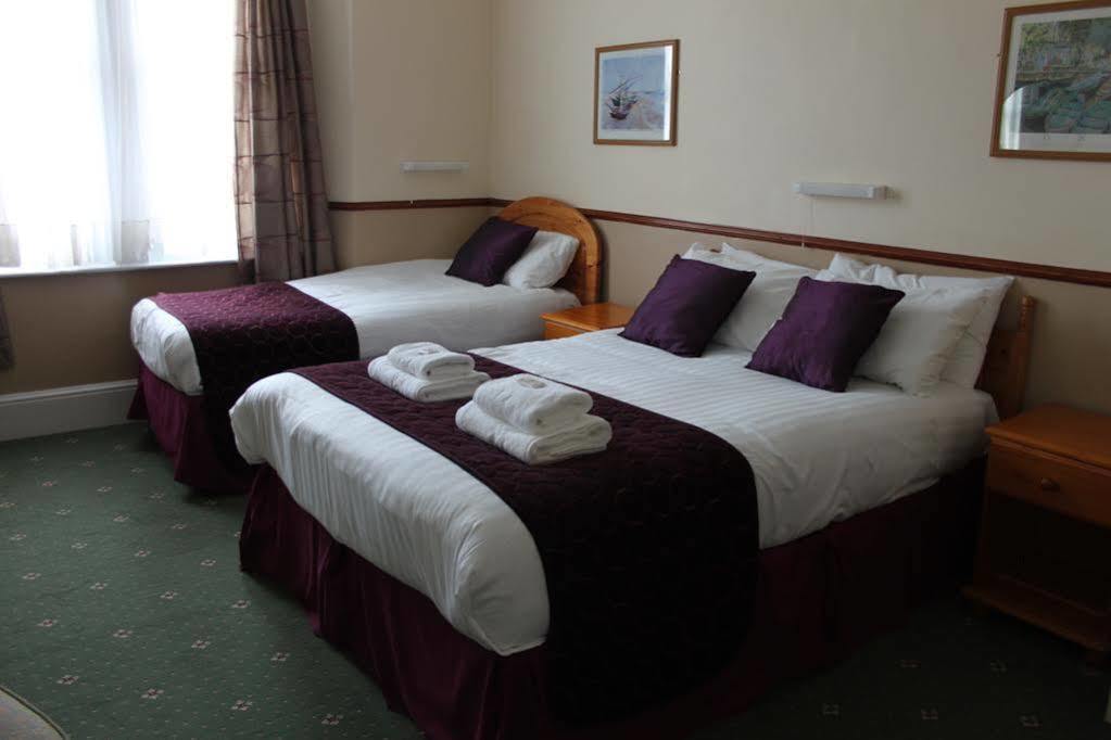 Palm Court B&B Ilfracombe Exteriör bild